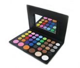 Paleta com 38 sombras e blushs